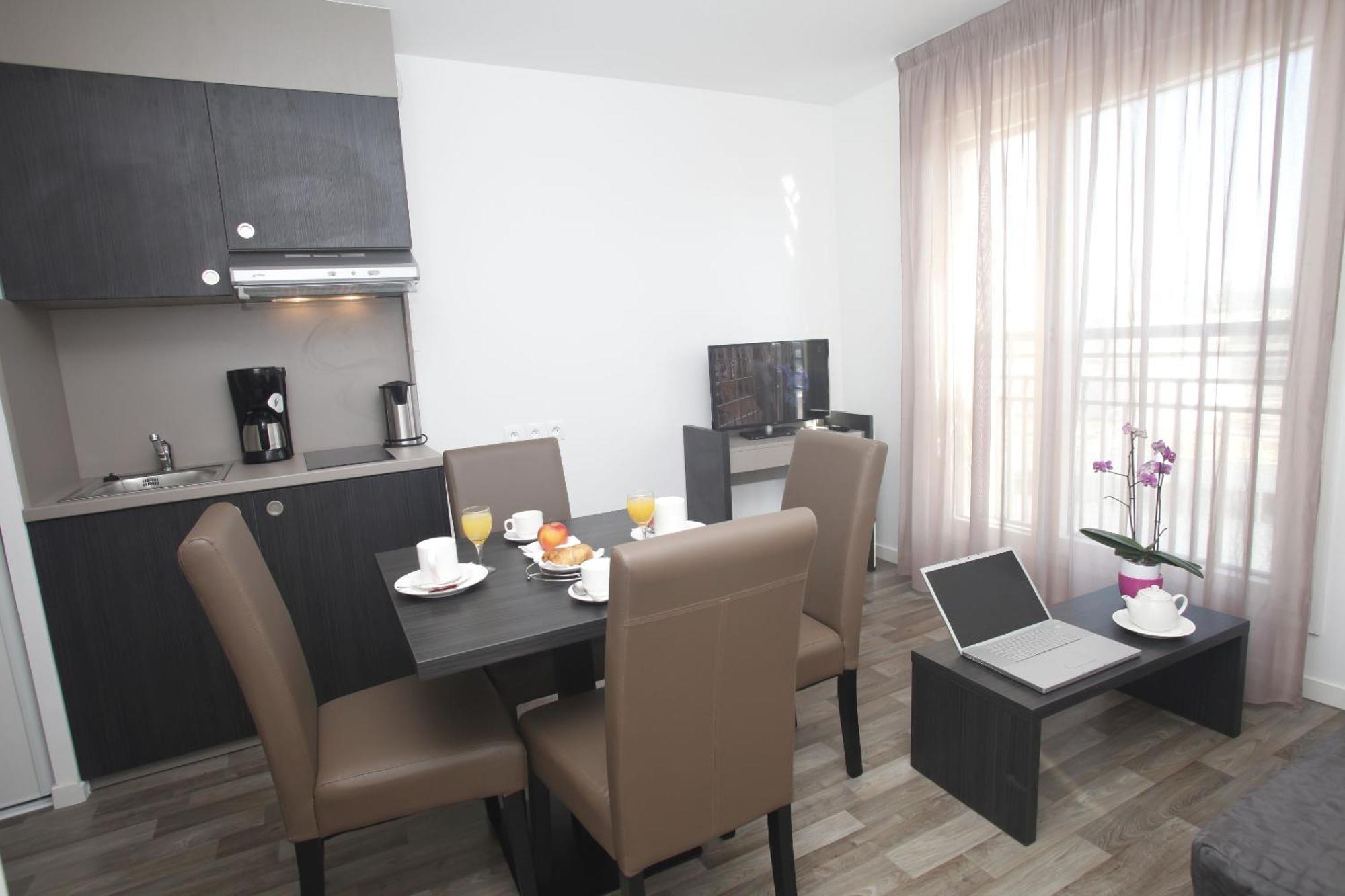 Appart Hotel Odalys City Paris Levallois Esterno foto